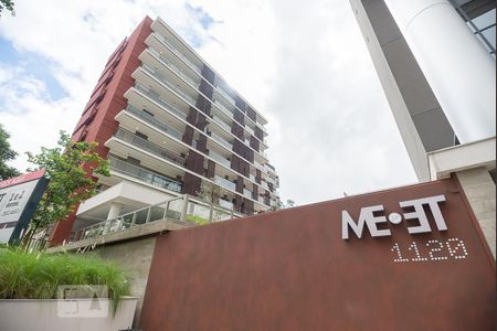 Studio à venda com 31m², 1 quarto e 1 vaga Studio à venda com 31m², 1 quarto e 1 vagaFachada