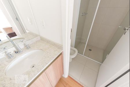 Banheiro de kitnet/studio para alugar com 1 quarto, 31m² em Pinheiros, São Paulo