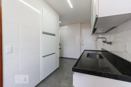 Cozinha de apartamento para alugar com 3 quartos, 143m² em Barra da Tijuca, Rio de Janeiro