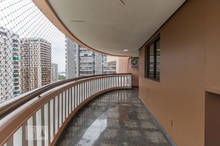 Varanda de apartamento para alugar com 3 quartos, 143m² em Barra da Tijuca, Rio de Janeiro