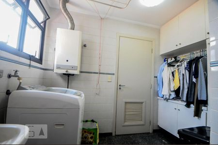 Apartamento para alugar com 167m², 4 quartos e 3 vagasLvanderia