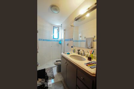 Apartamento para alugar com 167m², 4 quartos e 3 vagasBanheiro