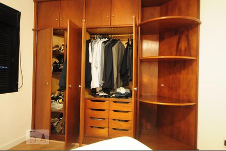 Apartamento para alugar com 167m², 4 quartos e 3 vagasQuarto