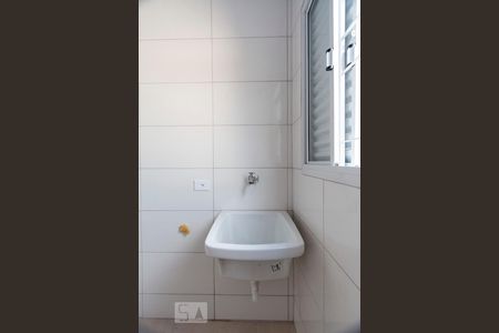 Casa para alugar com 75m², 2 quartos e 1 vagaÁrea de serviço