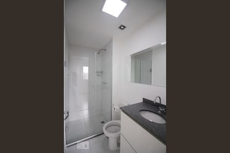 Banheiro de apartamento para alugar com 2 quartos, 53m² em Vila Romana, São Paulo