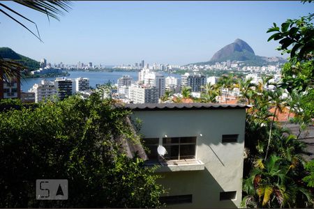 Casa à venda com 312m², 4 quartos e 2 vagasvista externa