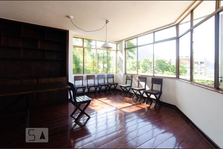 Sala de estar no terceiro pavimento de casa à venda com 4 quartos, 312m² em Jardim Botânico, Rio de Janeiro