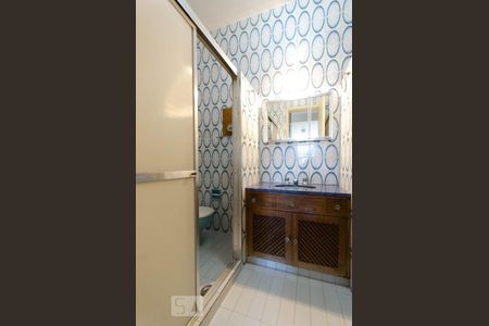 Casa à venda com 312m², 4 quartos e 2 vagasBanheiro da suite no segundo pavimento