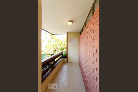 Casa à venda com 312m², 4 quartos e 2 vagasVaranda da Suite no segundo pavimento