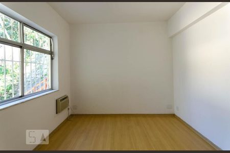 Casa à venda com 312m², 4 quartos e 2 vagasQuarto 1 no segundo pavimento