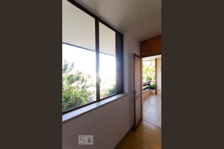 Casa à venda com 312m², 4 quartos e 2 vagasSuite no segundo pavimento