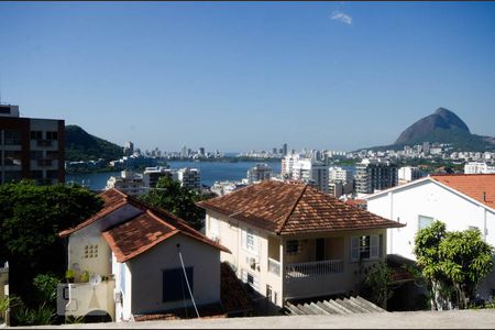 Casa à venda com 312m², 4 quartos e 2 vagasVista externa da varanda no terceiro pavimento