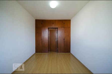 Casa à venda com 312m², 4 quartos e 2 vagasQuarto 2 no segundo pavimento