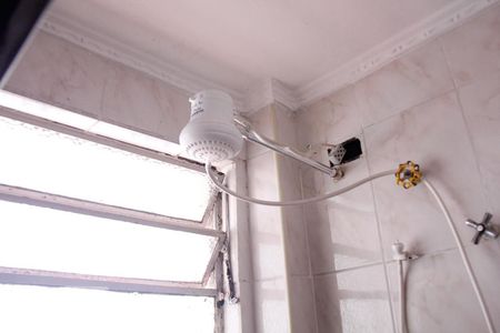 Banheiro de kitnet/studio à venda com 1 quarto, 28m² em Jardim Paulista, São Paulo