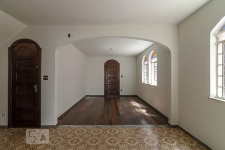 Sala de casa à venda com 4 quartos, 280m² em Ipiranga, Belo Horizonte