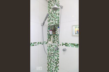 Apartamento à venda com 76m², 3 quartos e 2 vagasBanheiro da suíte