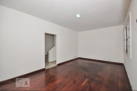 Casa de condomínio à venda com 256m², 3 quartos e 3 vagasSala