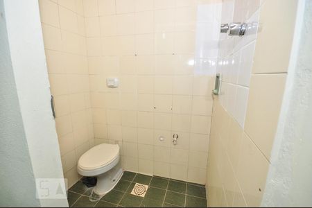 Casa de condomínio à venda com 256m², 3 quartos e 3 vagasBanheiro de Serviço