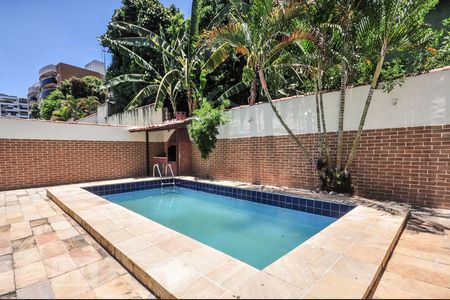 Casa de condomínio à venda com 256m², 3 quartos e 3 vagasPiscina e Churrasqueira
