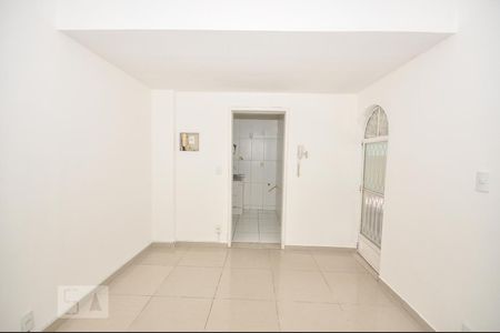 Casa de condomínio à venda com 256m², 3 quartos e 3 vagasAntessala