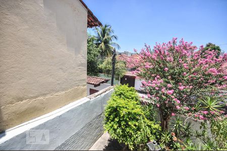 Casa de condomínio à venda com 256m², 3 quartos e 3 vagasQuarto 1