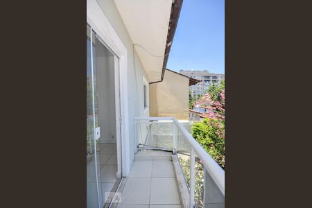 Casa de condomínio à venda com 256m², 3 quartos e 3 vagasVaranda - Suíte