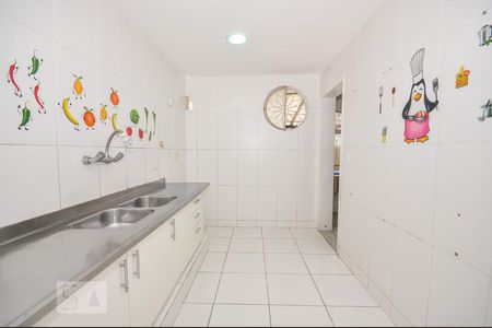 Casa de condomínio à venda com 256m², 3 quartos e 3 vagasCozinha