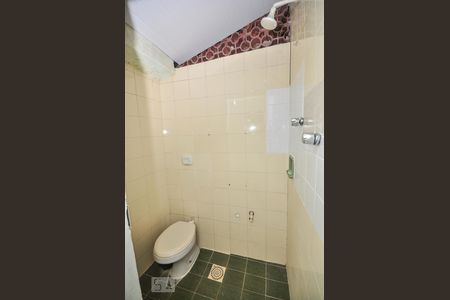 Casa de condomínio à venda com 256m², 3 quartos e 3 vagasBanheiro de Serviço