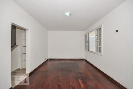 Casa de condomínio à venda com 256m², 3 quartos e 3 vagasSala