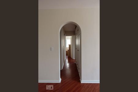 Corredor de apartamento para alugar com 3 quartos, 64m² em Vila Andrade, São Paulo