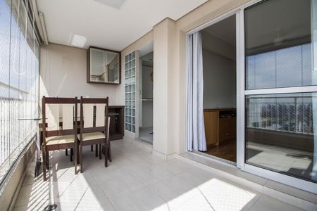 Apartamento à venda com 67m², 2 quartos e 1 vagaVaranda