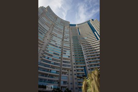 Apartamento à venda com 67m², 2 quartos e 1 vagaFachada