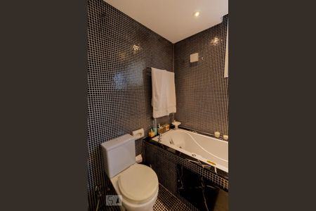 Apartamento para alugar com 120m², 2 quartos e 2 vagas Apartamento para alugar com 120m², 2 quartos e 2 vagasBanheiro Suíte 1