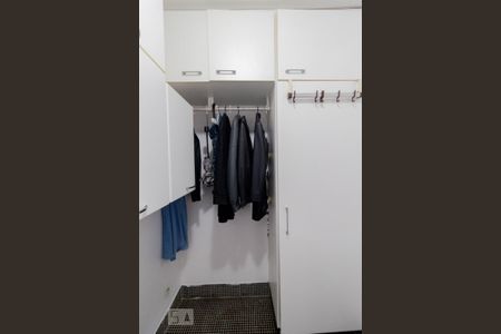 Apartamento para alugar com 120m², 2 quartos e 2 vagas Apartamento para alugar com 120m², 2 quartos e 2 vagasQuarto de Serviço