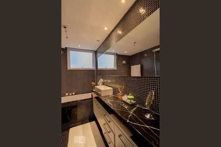 Apartamento para alugar com 120m², 2 quartos e 2 vagas Apartamento para alugar com 120m², 2 quartos e 2 vagasBanheiro Suíte 1