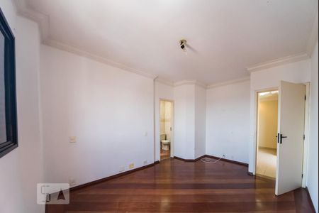 Apartamento à venda com 150m², 3 quartos e 2 vagasSuíte 2
