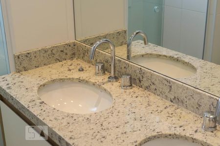 Apartamento à venda com 106m², 3 quartos e 2 vagasQuarto 3 - Suíte/ Banheiro (Torneira)