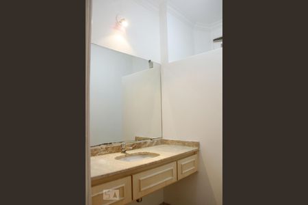 Apartamento para alugar com 190m², 3 quartos e 2 vagasLavabo