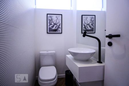 Lavabo de apartamento para alugar com 2 quartos, 118m² em Cerqueira César, São Paulo