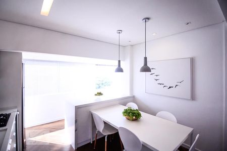 Cozinha de apartamento para alugar com 2 quartos, 118m² em Cerqueira César, São Paulo