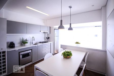 Cozinha de apartamento para alugar com 2 quartos, 118m² em Cerqueira César, São Paulo