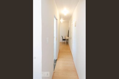 Corredor de acesso a cozinha e banheiro de apartamento para alugar com 1 quarto, 25m² em Leblon, Rio de Janeiro