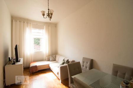 Sala  de apartamento para alugar com 2 quartos, 70m² em Serra, Belo Horizonte