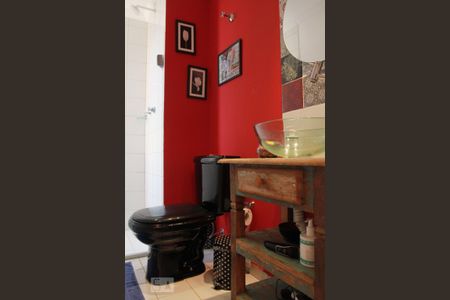 Apartamento à venda com 70m², 3 quartos e 1 vaga Apartamento à venda com 70m², 3 quartos e 1 vagaBanheiro