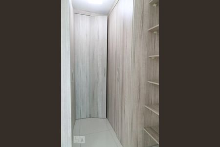 Casa à venda com 277m², 3 quartos e 4 vagasCloset