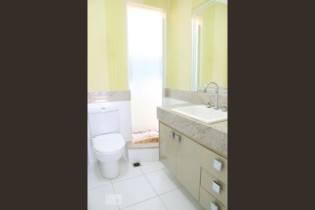 Casa à venda com 277m², 3 quartos e 4 vagasBanheiro da suíte 1