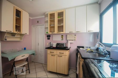 Apartamento à venda com 110m², 3 quartos e 2 vagasCozinha