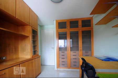 Apartamento à venda com 110m², 3 quartos e 2 vagasQuarto