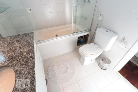 Apartamento à venda com 115m², 3 quartos e 2 vagasBanheiro da suíte 