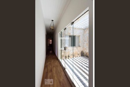 Casa à venda com 450m², 3 quartos e 6 vagasCorredor - Jardim de Inverno